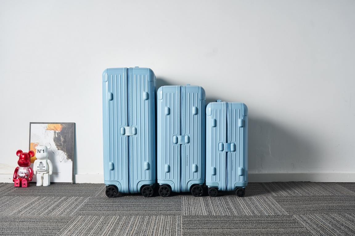 Item number 058, ultra-light pc, double rod series! The latest version of the counter, the head of the latest one-piece aluminum label, the wheels are also used in the counter with the latest rimowa graphic logo, which f