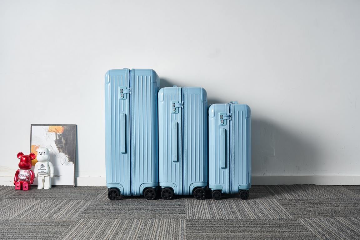 Item number 058, ultra-light pc, double rod series! The latest version of the counter, the head of the latest one-piece aluminum label, the wheels are also used in the counter with the latest rimowa graphic logo, which f