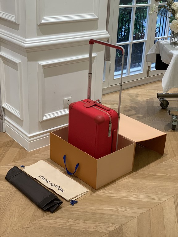 LOUIS VUITTON-HORIZON four-wheeled trolley case 55cm Specifications 38  55  21 (L  H  W) counter genuine quality In stock!L V Horizon trolley case is a classic piece created by the brand in collaboration with designer Ma