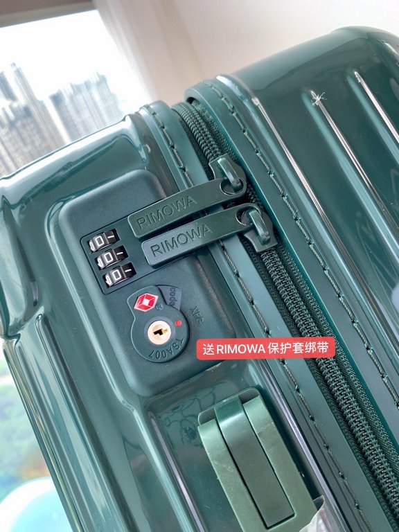 [Ink green] RIMOWA Zhimowa new color suitcase, easy to use the same Essential series, colorful, enjoy the journey. Using the national universal TSA customs lock, upgraded version of the simple logo fashion high-end, univ