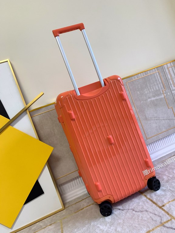 Rimowa Luggage  Luggage[PC zipper case] Must get the same high-color suitcase of Yi Yi Qianxi! New color series! Recently it is really a fire ah   meta full of Rimowa essential trunk plus series, the little name of the s