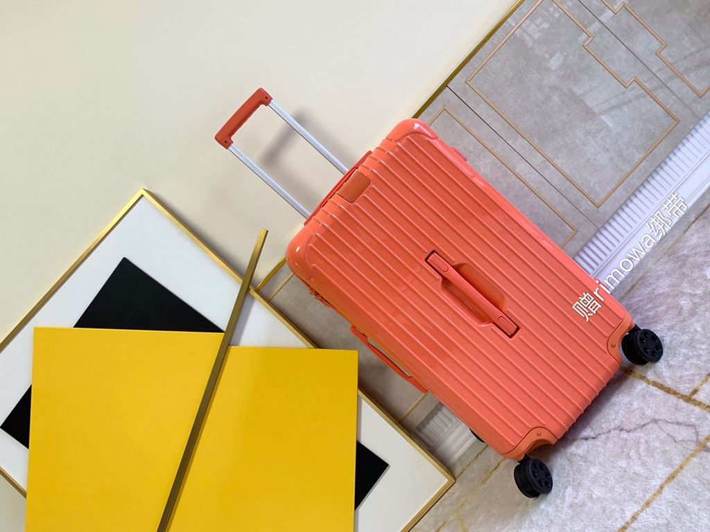 Rimowa Luggage  Luggage[PC zipper case] Must get the same high-color suitcase of Yi Yi Qianxi! New color series! Recently it is really a fire ah   meta full of Rimowa essential trunk plus series, the little name of the s