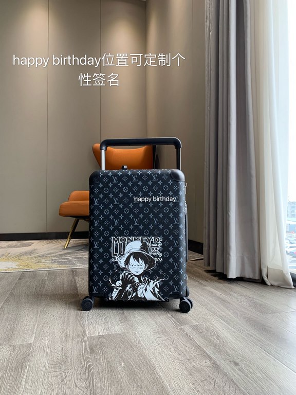 55cm King of Thieves Luffy Limited EditionCustomized signature, customized pattern availableThis season's Horizon 55cm four-wheeled suitcase is made from Damier Graphite canvas and features the new Louis Vuitton logo in 