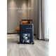 55cm King of Thieves Luffy Limited EditionCustomized signature, customized pattern availableThis season's Horizon 55cm four-wheeled suitcase is made from Damier Graphite canvas and features the new Louis Vuitton logo in 