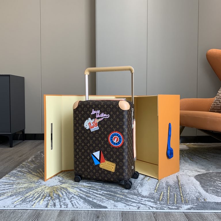 A new update, a limited editionThe new Horizon luggage revitalizes Wieden's legendary heritage with a creative twist. The iconic Monogram canvas is embellished with travel appliqués that harken back to the brand's herita