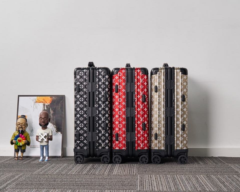 Actual video The strongest co-branding in history Exclusive Limited LV X Supreme X Rimowa, the strongest co-branding in history Exclusive Limited LV X Supreme X Rimowa Only for sale Counter size 2 inch 26 inch, aluminum 