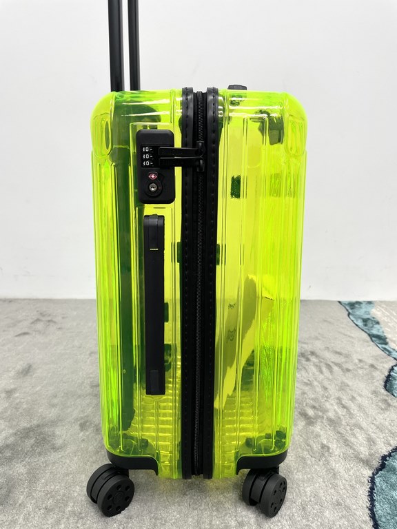 The new limited edition  RIMOWA Essential Neon  Neon series boarding box 21 inch 『 Lime Green』 out of stock!Colorful and gorgeous colors, vibrant state of adaptability pull full, inspired by the resonance of the young at