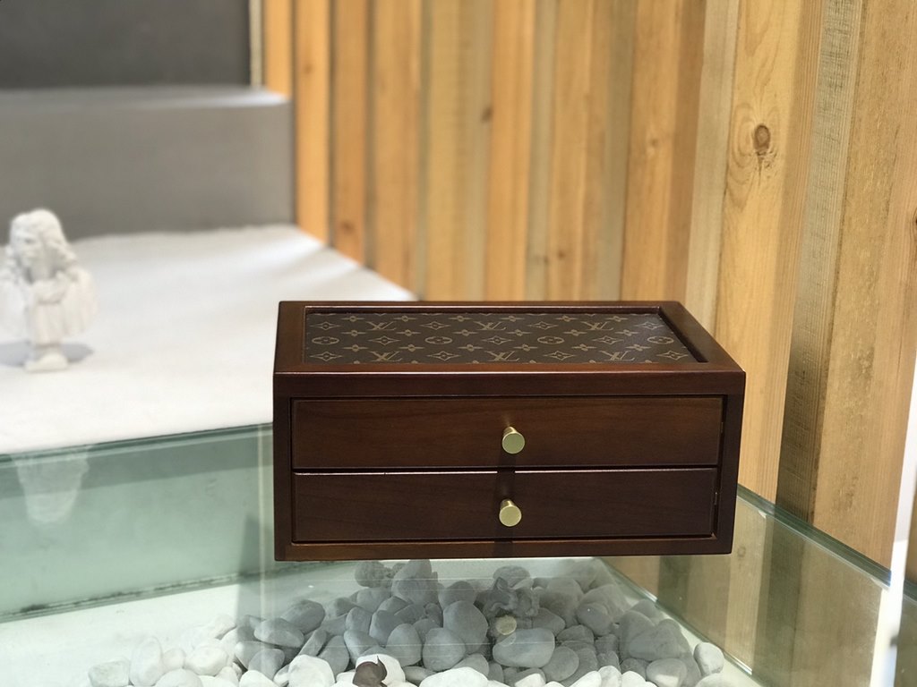 #new product first introduced #Double Lid Solid Wooden Jewelry Box Multifunctional Carefully developed and uniquely crafted.#Exclusive customized background #(Impeccable)  Size  321913.5Weight ：1.8kg