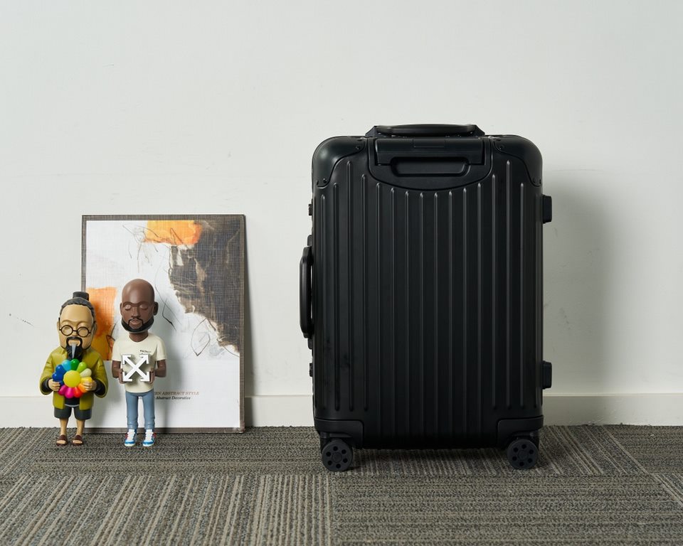 Highest Edition RIMOWA Topas Series 925 Germany(ZP special precious one can be said to be rimowa debut so far the long history of the classic series now the official website can not be bought unless specifically run abro