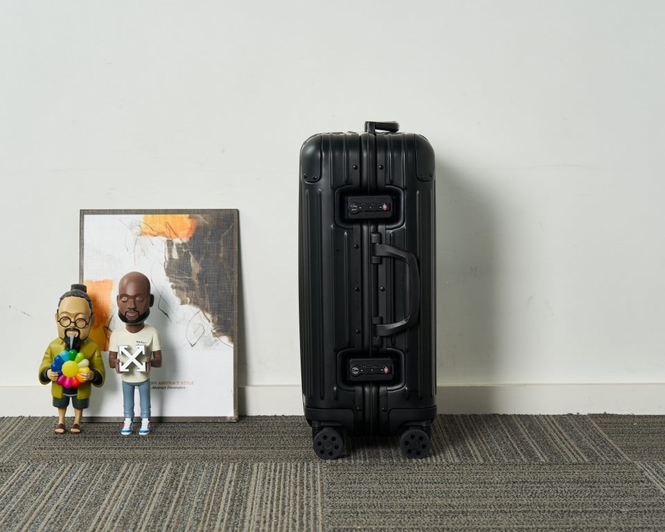 Highest Edition RIMOWA Topas Series 925 Germany(ZP special precious one can be said to be rimowa debut so far the long history of the classic series now the official website can not be bought unless specifically run abro