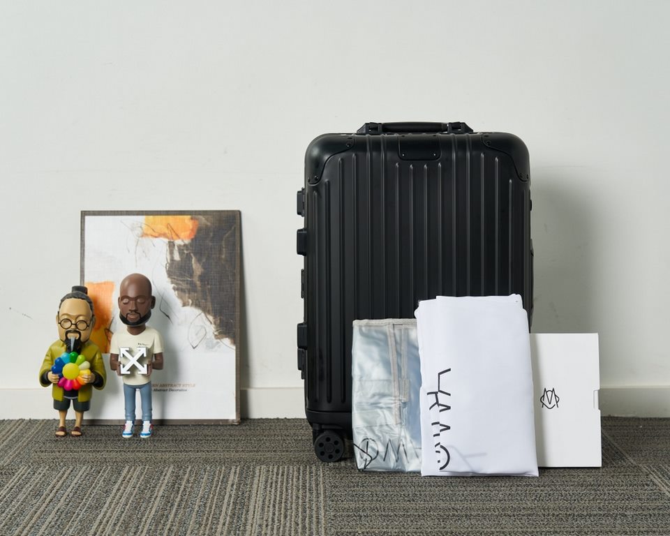 Highest Edition RIMOWA Topas Series 925 Germany(ZP special precious one can be said to be rimowa debut so far the long history of the classic series now the official website can not be bought unless specifically run abro