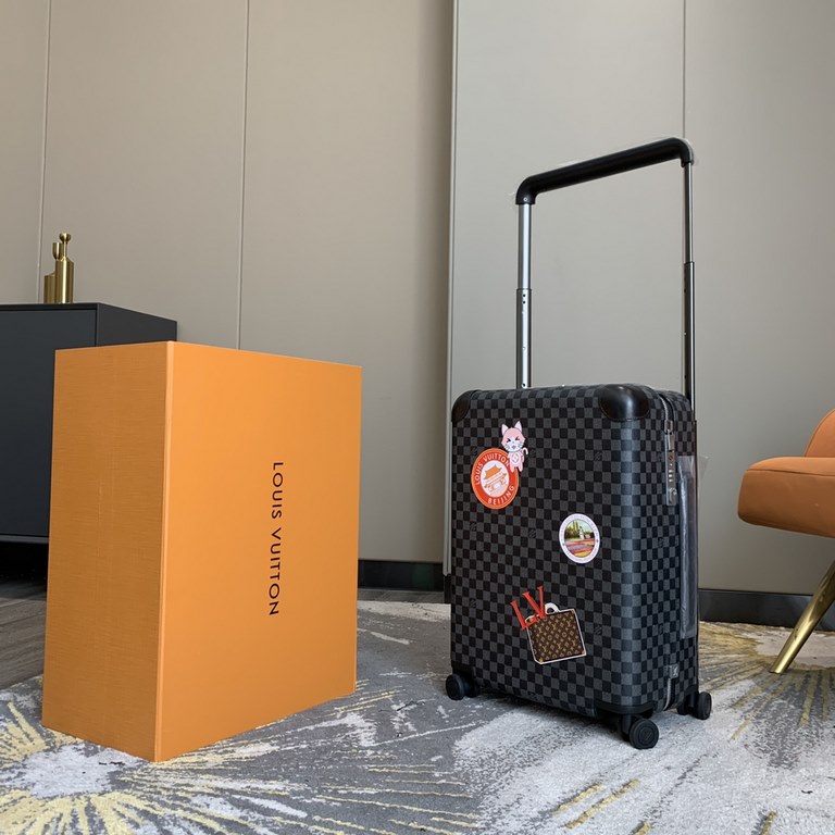 A new update, a limited editionThe new Horizon luggage revitalizes Wieden's legendary heritage with a creative twist. The iconic Monogram canvas is embellished with travel appliqués that harken back to the brand's herita