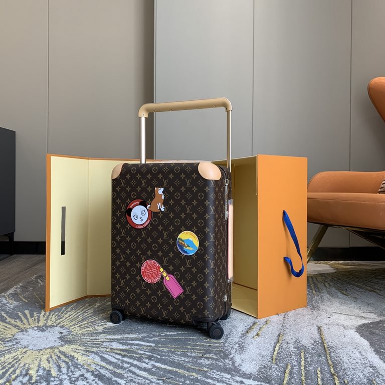 A new update, a limited editionThe new Horizon luggage revitalizes Wieden's legendary heritage with a creative twist. The iconic Monogram canvas is embellished with travel appliqués that harken back to the brand's herita