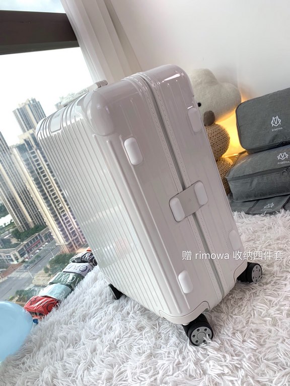 Rimowa Trolley caseluggageUltra-light pc zipper case, must get the same high value trolley case of YiYiChixi! Rimowa Essential new color collection! When you're young, you need to look good to travel! Rimowa Organizer Se