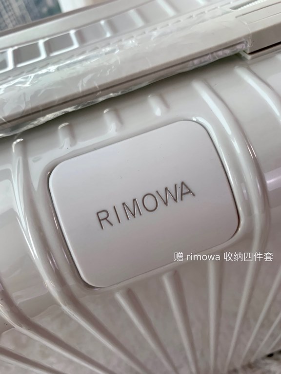 Rimowa Trolley caseluggageUltra-light pc zipper case, must get the same high value trolley case of YiYiChixi! Rimowa Essential new color collection! When you're young, you need to look good to travel! Rimowa Organizer Se