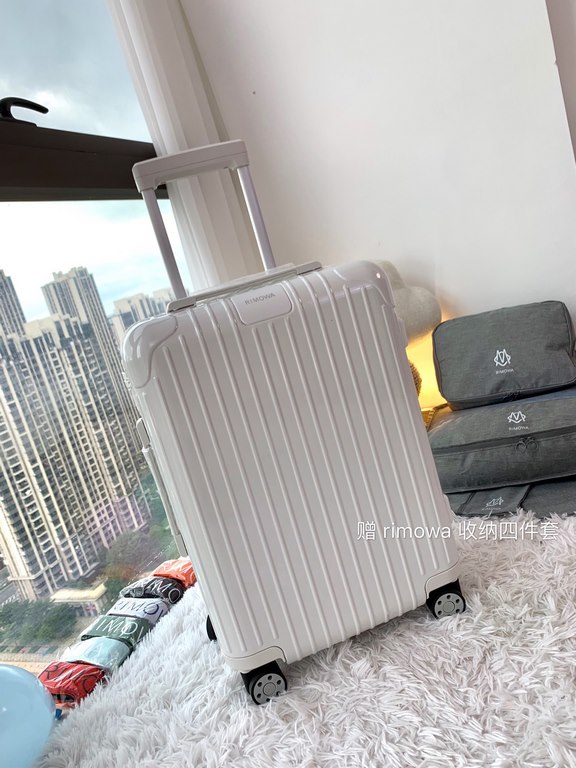 Rimowa Trolley caseluggageUltra-light pc zipper case, must get the same high value trolley case of YiYiChixi! Rimowa Essential new color collection! When you're young, you need to look good to travel! Rimowa Organizer Se