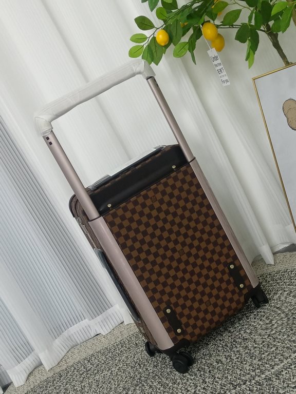 Model #N23204Size 365019cmCapacity 28 liters Weight 2.6kgMaterial ultra-lightweight Monogram canvas material   mesh lining   cowhide leather corners   metal fittings   large external trolley The latest version of the 202