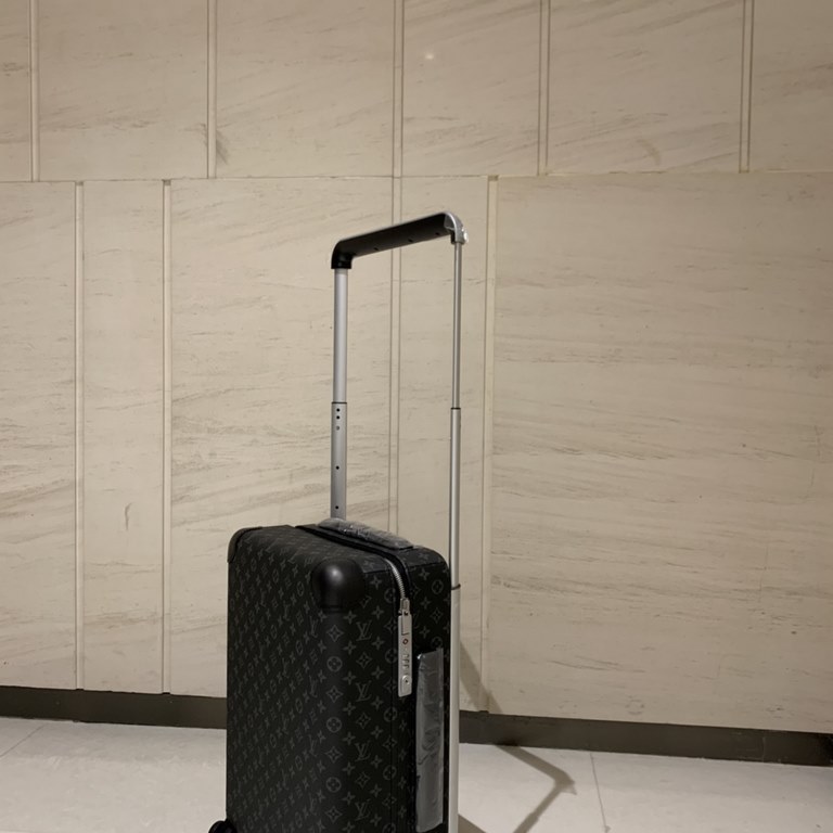 55CMHORIZON Four Wheel Trolley Case, 55cmMeet the future of luxury four-wheeled luggage. From Marc Newson, a recognized master of groundbreaking industrial design, this lightweight four-wheeled trolley creates a flat, sp