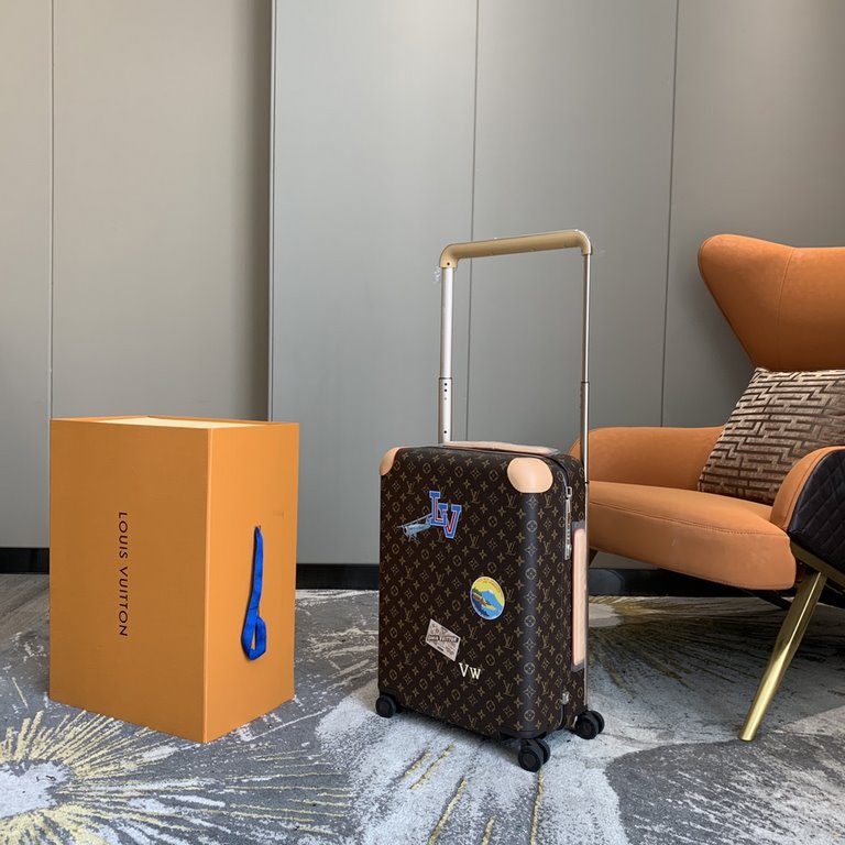 A new update, a limited editionThe new Horizon luggage revitalizes Wieden's legendary heritage with a creative twist. The iconic Monogram canvas is embellished with travel appliqués that harken back to the brand's herita