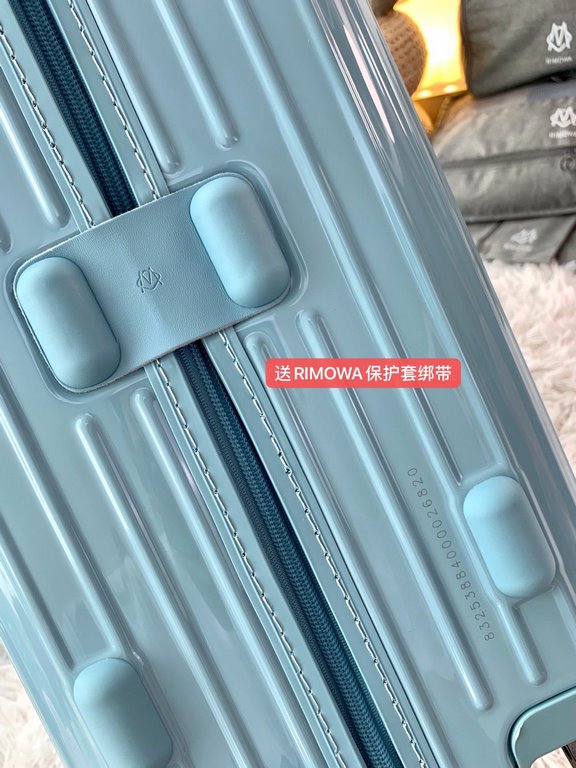 [Glacier blue] RIMOWA Zhimowa new color suitcase, easy to use the same Essential series, colorful, enjoy the journey. Using the national universal TSA customs lock, upgraded version of the simple logo fashion high-end, u