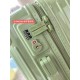 [Green Bamboo Green] RIMOWA Zhimowa new color suitcase, easy to use the same Essential series, colorful, enjoy the journey. Using the national universal TSA customs lock, upgraded version of the simple logo fashion high-