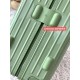 [Green Bamboo Green] RIMOWA Zhimowa new color suitcase, easy to use the same Essential series, colorful, enjoy the journey. Using the national universal TSA customs lock, upgraded version of the simple logo fashion high-