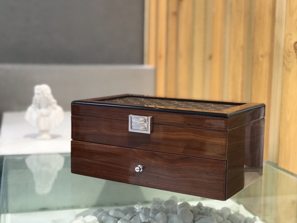 #New Product First Launch #2 Compartment Lid Solid Wooden Multifunctional Watch Box  carefully developed and uniquely crafted.# Exclusive customized background  (Impeccable)  Size  33215Weight ：3.5kg