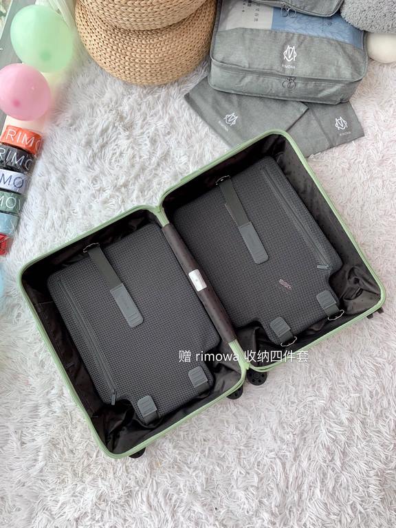 Rimowa Trolley caseluggageUltra-light pc zipper case, must get the same high value trolley case of YiYiChixi! Rimowa Essential new color collection! When you're young, you need to look good to travel! Rimowa Organizer Se