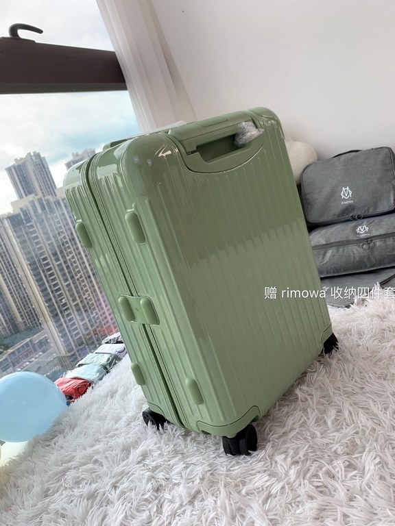 Rimowa Trolley caseluggageUltra-light pc zipper case, must get the same high value trolley case of YiYiChixi! Rimowa Essential new color collection! When you're young, you need to look good to travel! Rimowa Organizer Se