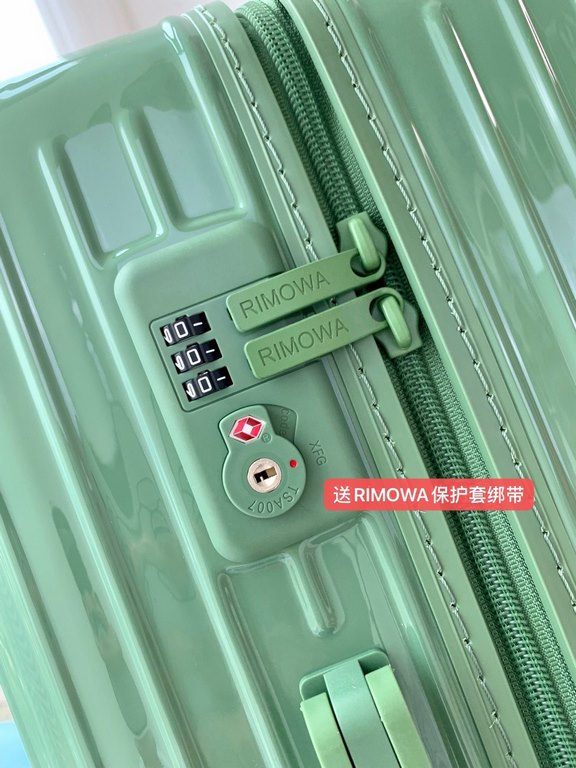 [Avocado Green] RIMOWA Zhimowa new color suitcase, easy to use the same Essential series, colorful, enjoy the journey. Using the national universal TSA customs lock, upgraded version of the simple logo fashion high-end, 