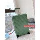 [Avocado Green] RIMOWA Zhimowa new color suitcase, easy to use the same Essential series, colorful, enjoy the journey. Using the national universal TSA customs lock, upgraded version of the simple logo fashion high-end, 