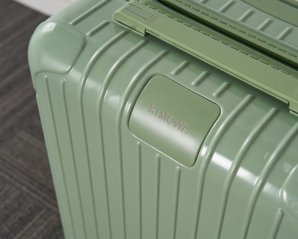 Rimowa wow wow wow       !Small tile new products are presented for a first look! [Let me see]Green Bamboo Green 