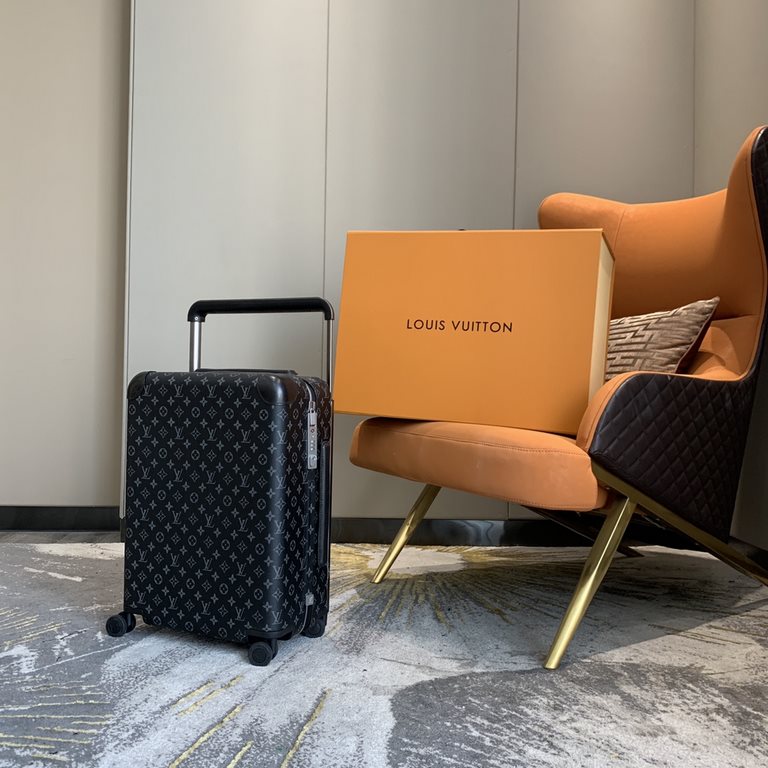 55CMHORIZON Four Wheel Trolley Case, 55cmMeet the future of luxury four-wheeled luggage. From Marc Newson, a recognized master of groundbreaking industrial design, this lightweight four-wheeled trolley creates a flat, sp