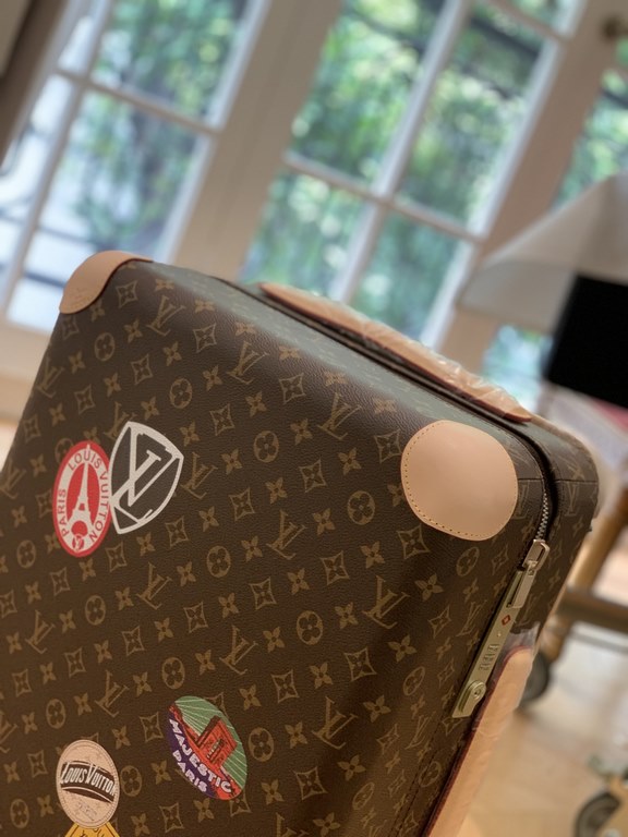 LOUIS VUITTON-HORIZON four-wheeled trolley case 55cm Specifications 38  55  21 (L  H  W) counter genuine quality In stock!L V Horizon trolley case is a classic piece created by the brand in collaboration with designer Ma