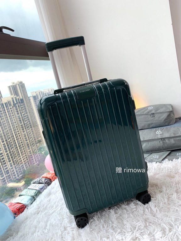 Rimowa Trolley caseluggageUltra-light pc zipper case, must get the same high value trolley case of YiYiChixi! Rimowa Essential new color collection! When you're young, you need to look good to travel! Rimowa Organizer Se