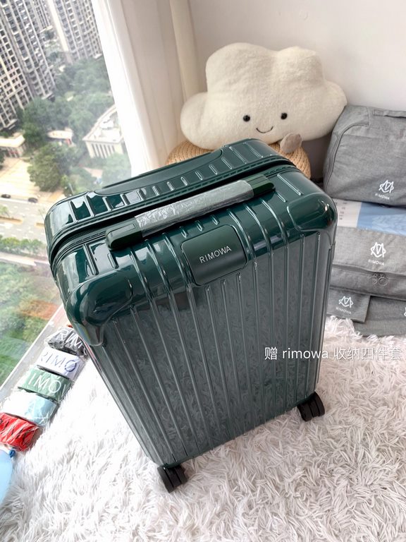 Rimowa Trolley caseluggageUltra-light pc zipper case, must get the same high value trolley case of YiYiChixi! Rimowa Essential new color collection! When you're young, you need to look good to travel! Rimowa Organizer Se