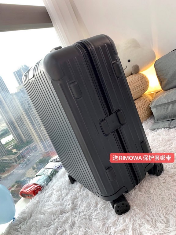 [Frosted Black] RIMOWA Zhimowa new color suitcase, easy to use the same Essential series, colorful, enjoy the journey. Using the national universal TSA customs lock, upgraded version of the simple logo fashion high-end, 