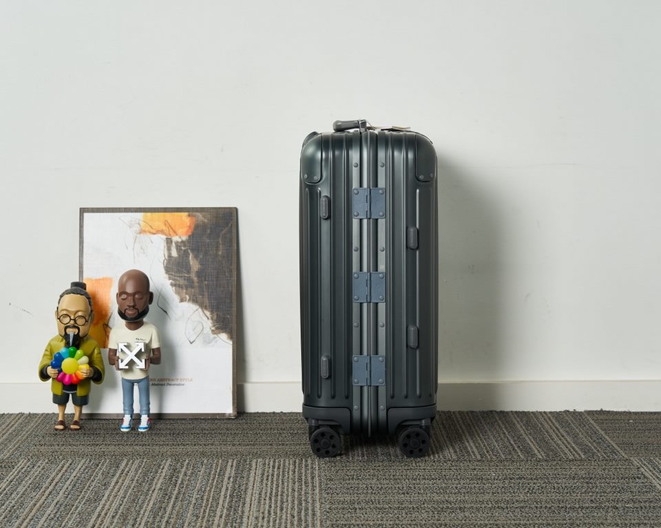 Highest Edition RIMOWA Topas Series 925 Germany(ZP special precious one can be said to be rimowa debut so far the long history of the classic series now the official website can not be bought unless specifically run abro