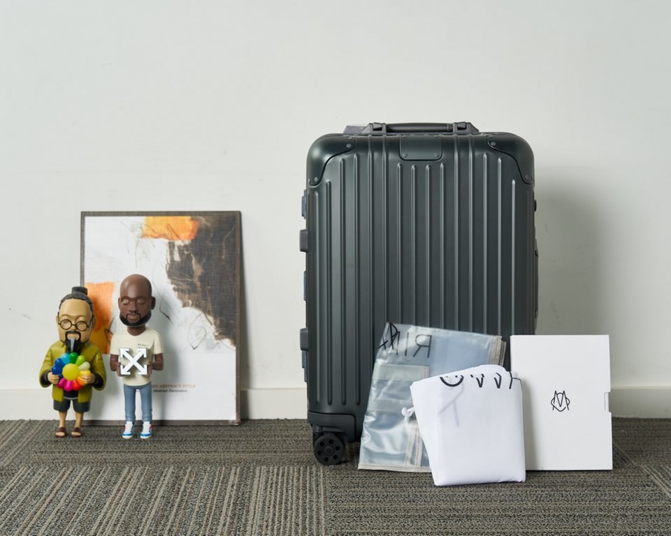 Highest Edition RIMOWA Topas Series 925 Germany(ZP special precious one can be said to be rimowa debut so far the long history of the classic series now the official website can not be bought unless specifically run abro