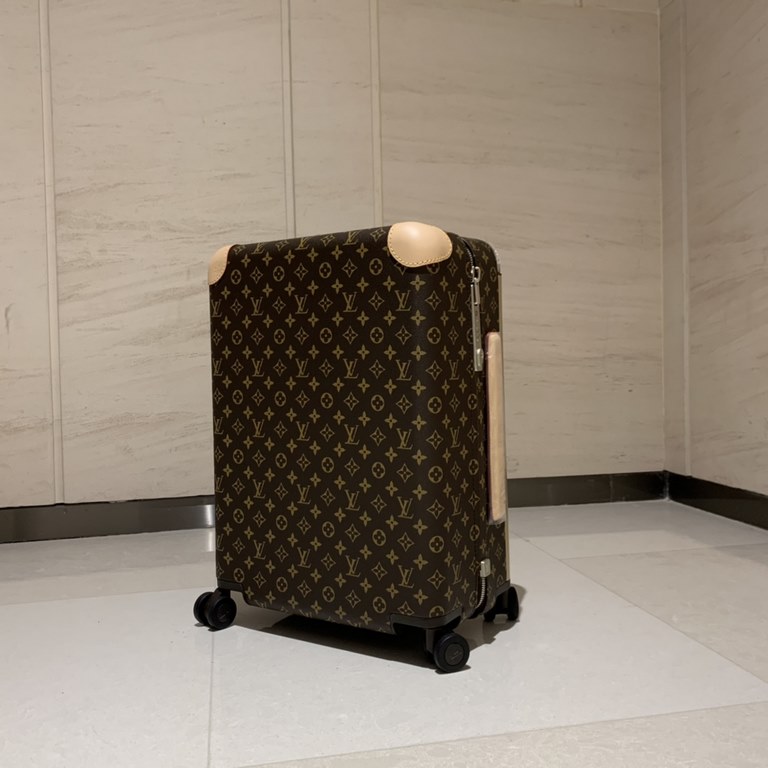 55CMHORIZON Four Wheel Trolley Case, 55cmMeet the future of luxury four-wheeled luggage. From Marc Newson, a recognized master of groundbreaking industrial design, this lightweight four-wheeled trolley creates a flat, sp