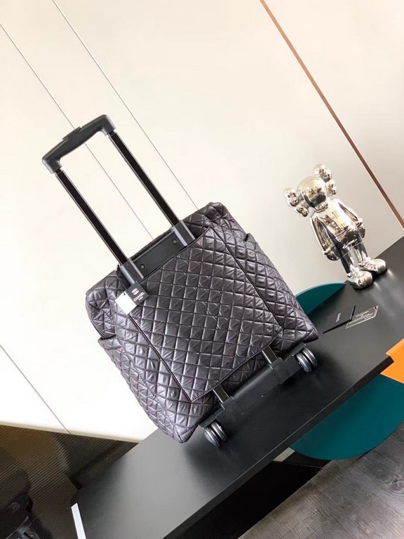 GF4343XNEChanel Chanel classic nylon fabric trolley case can also be handheld with    has been a large number of shipments of Oh, travel shopping must-have models, hurry up and get down to it; purchased genuine hit moldi