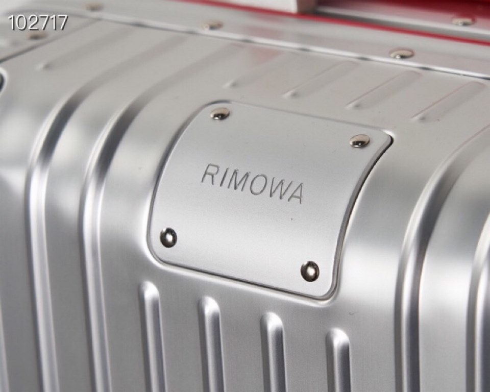 rimowa Twist German Counter Zhimowa AluminumModel 1196cOriginal Twist accessories color scheme new series, new limited edition boarding trolley luggage.The highest version of the market, the handle are using leather wrap