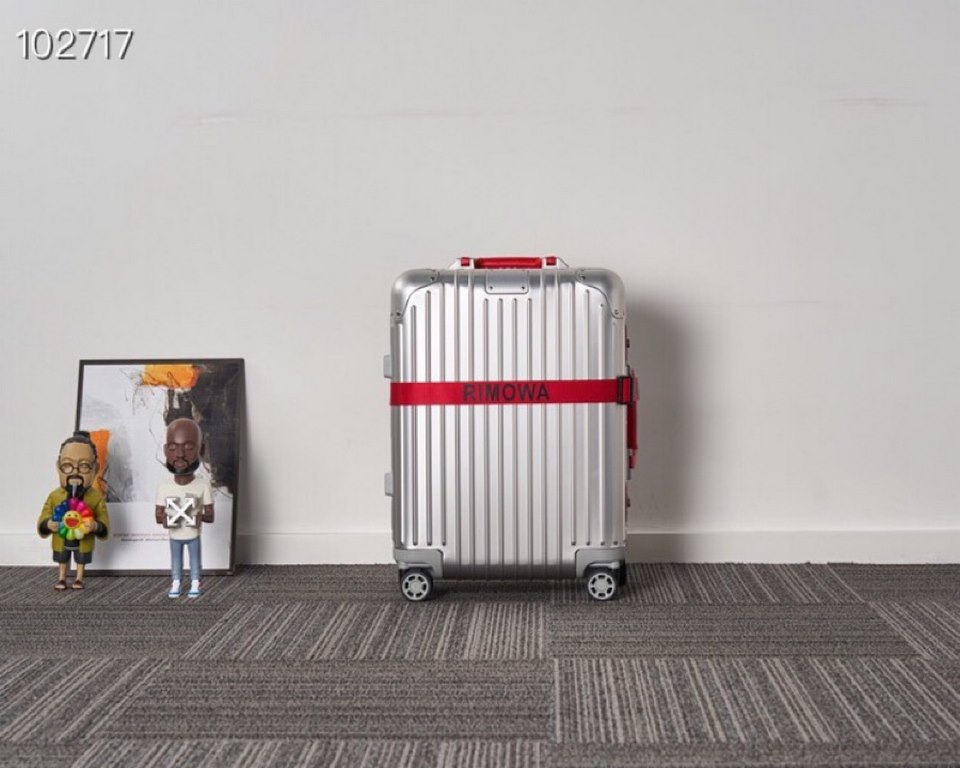 rimowa Twist German Counter Zhimowa AluminumModel 1196cOriginal Twist accessories color scheme new series, new limited edition boarding trolley luggage.The highest version of the market, the handle are using leather wrap