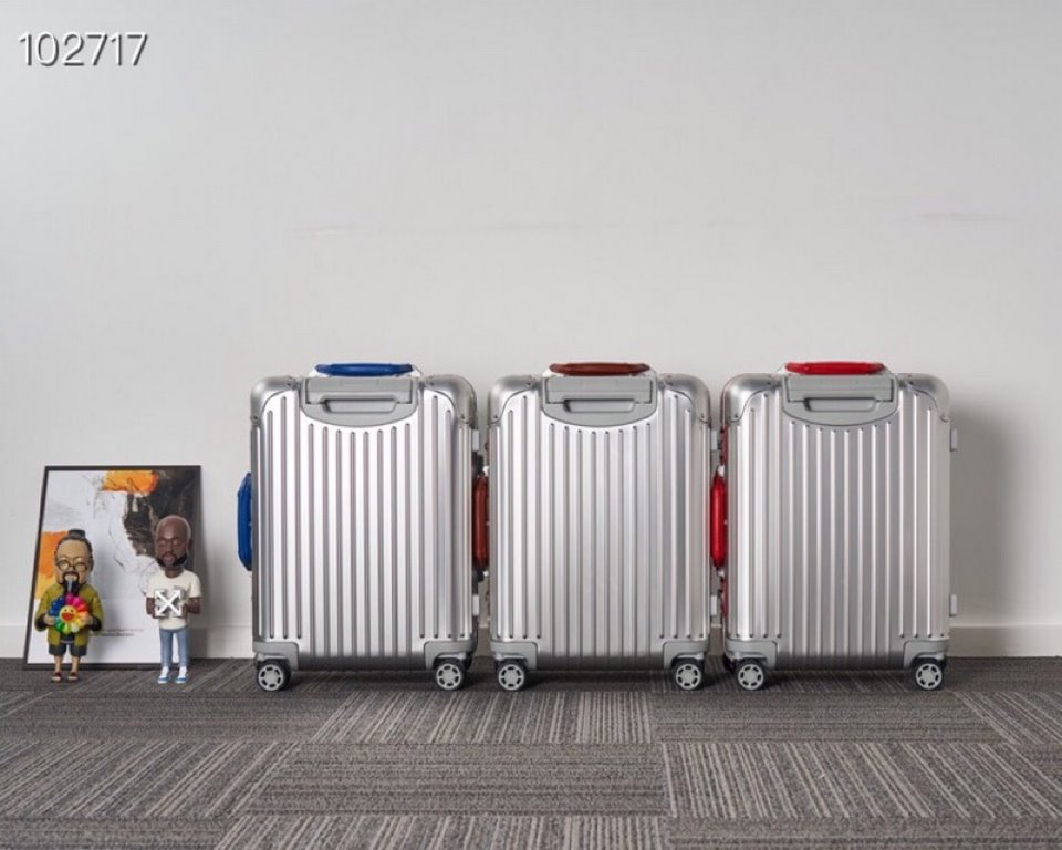 rimowa Twist German Counter Zhimowa AluminumModel 1196cOriginal Twist accessories color scheme new series, new limited edition boarding trolley luggage.The highest version of the market, the handle are using leather wrap