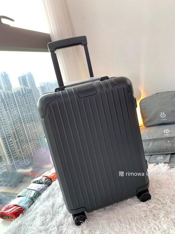 Rimowa Trolley caseluggageUltra-light pc zipper case, must get the same high value trolley case of YiYiChixi! Rimowa Essential new color collection! When you're young, you need to look good to travel! Rimowa Organizer Se