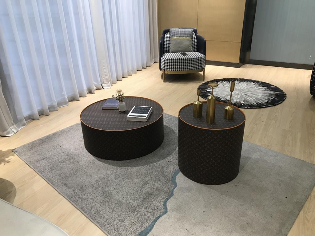 LOUIS VULTTON. The newest model. Crafted with care. Luxurious coffee table set. Sleek and elegant. Simple and stylish. Flexible matching. The eye-catching C position in the living room.  using high-end steel plate fabric