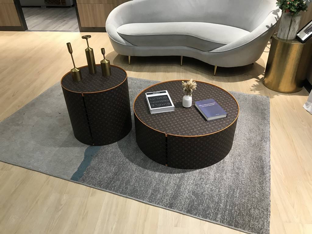 LOUIS VULTTON. The newest model. Crafted with care. Luxurious coffee table set. Sleek and elegant. Simple and stylish. Flexible matching. The eye-catching C position in the living room.  using high-end steel plate fabric