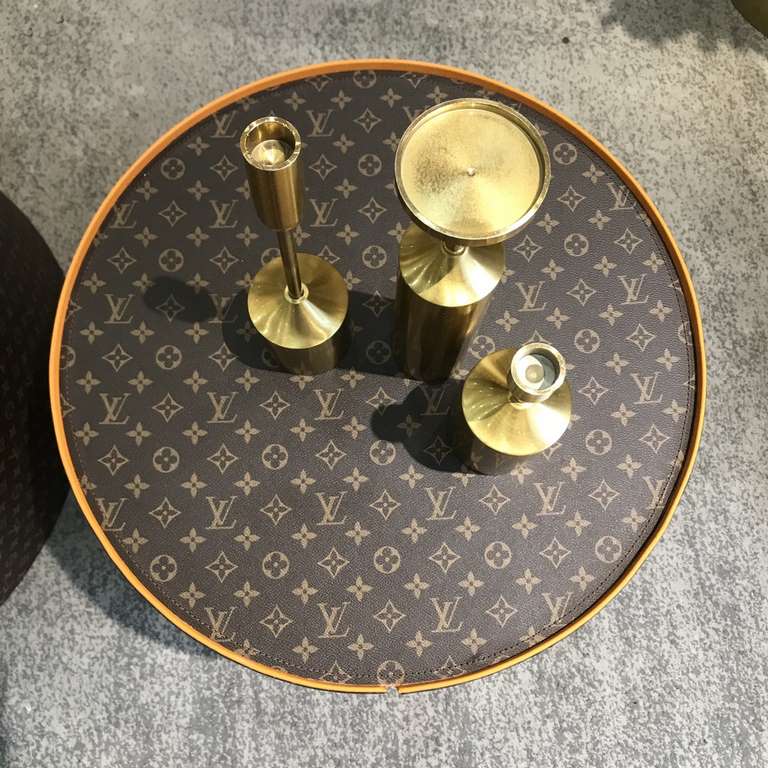 LOUIS VULTTON. The newest model. Crafted with care. Luxurious coffee table set. Sleek and elegant. Simple and stylish. Flexible matching. The eye-catching C position in the living room.  using high-end steel plate fabric