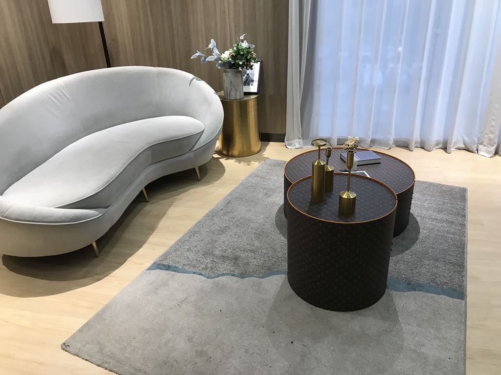 LOUIS VULTTON. The newest model. Crafted with care. Luxurious coffee table set. Sleek and elegant. Simple and stylish. Flexible matching. The eye-catching C position in the living room.  using high-end steel plate fabric