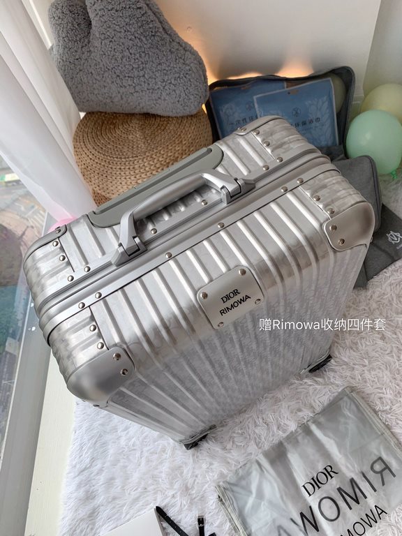 Top headline! The   SpringSummer 2020 Paris presentation featured a stunning Dio.r x Rimowa co-brand! A collection of luggage is full of details, with an innovative electrolytic polishing technique that vaguely reveals D